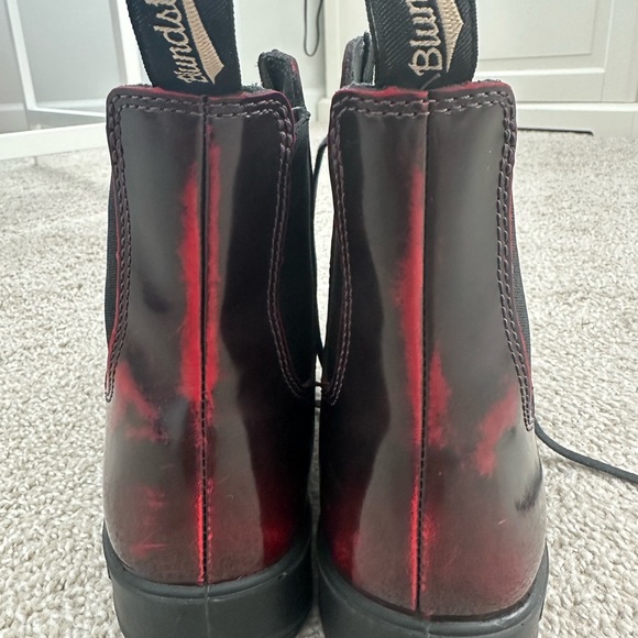 Blundstone Women's elastic/lace up boot, style 2220, Bordeaux Brush - Picture 4 of 9